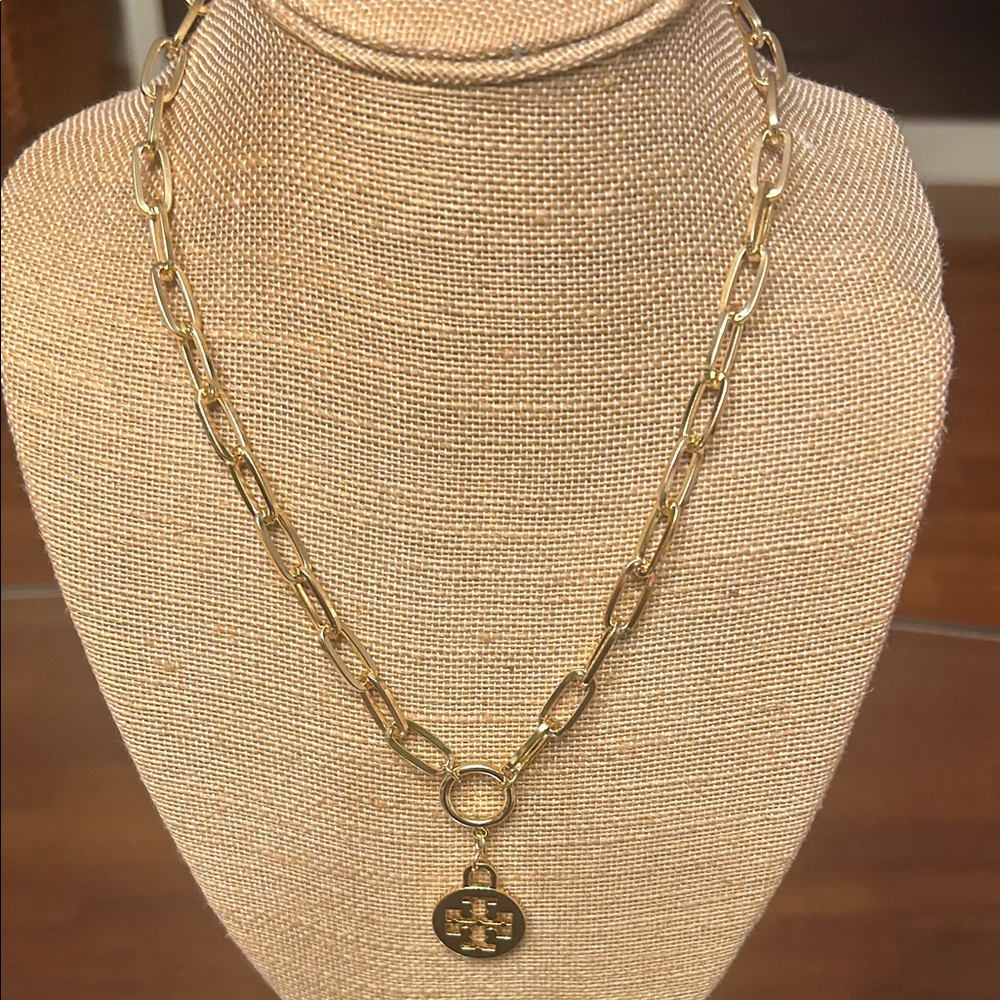 Gold Chain Pendant Necklace - Women's Fashion Jewelry - Picture 6 of 6